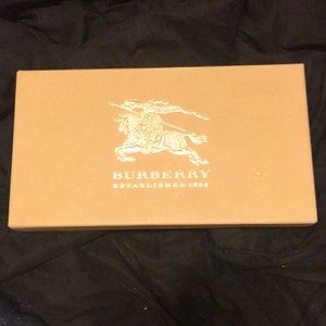Burberry wallet box